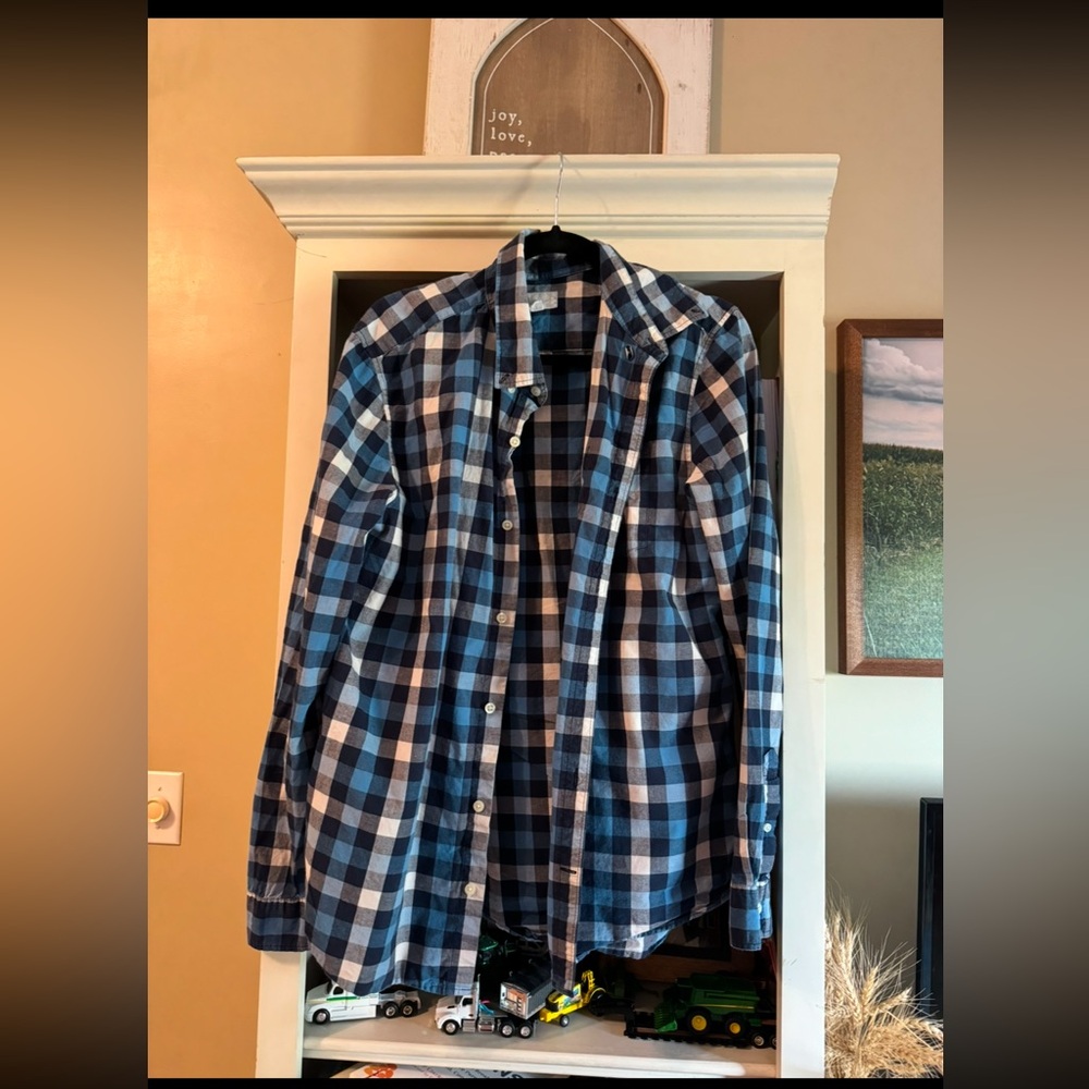 Men’s Gap dress shirt